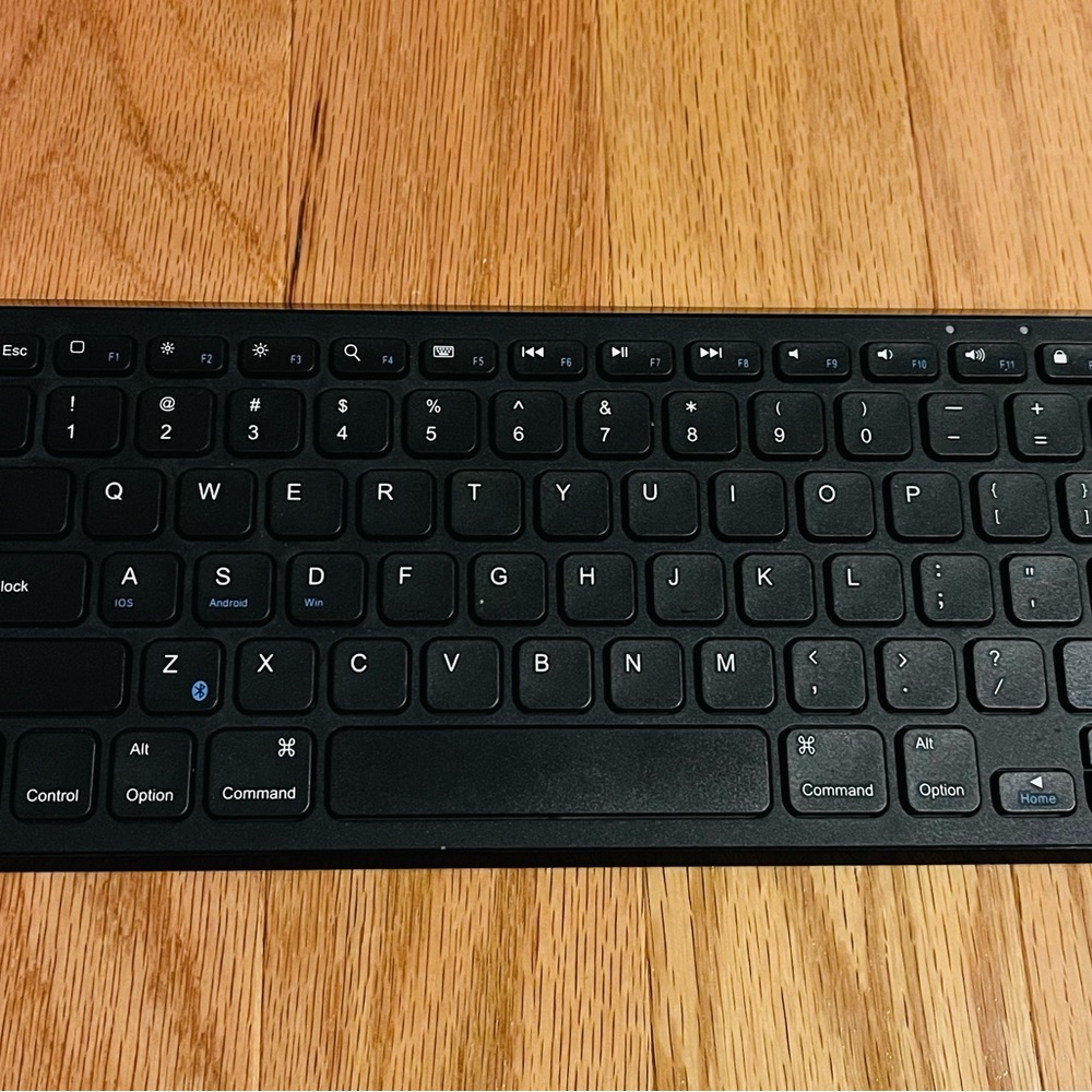 Like new Anker Ultra Compact Slim Profile Wireless Bluetooth Keyboard